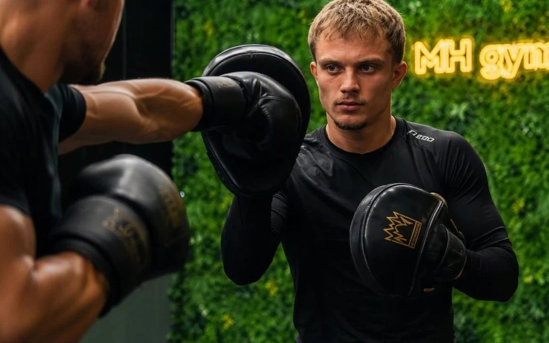 Coach en cliënt tijdens een 1-op-1 padwork-sessie bij MH Personal Coaching